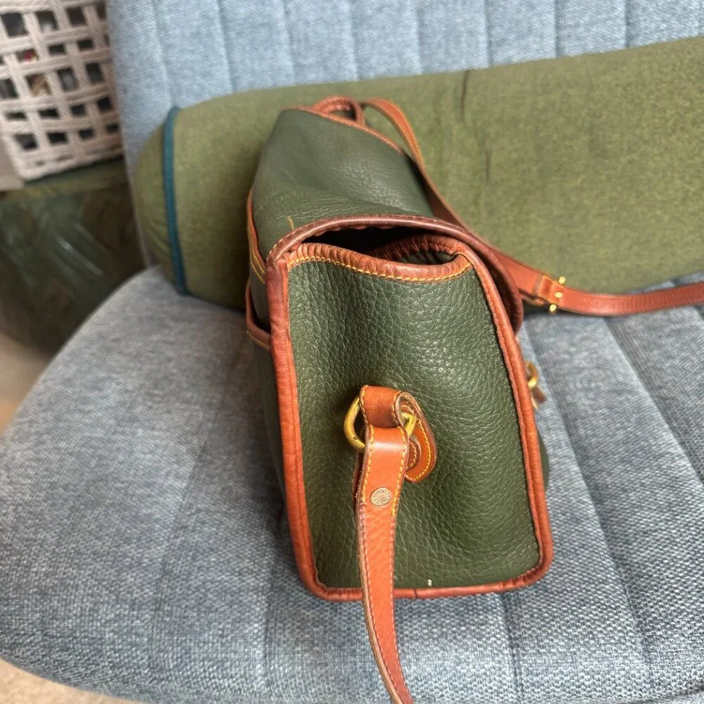 Dooney and Bourke Green Leather Purse - Picture 5 of 10